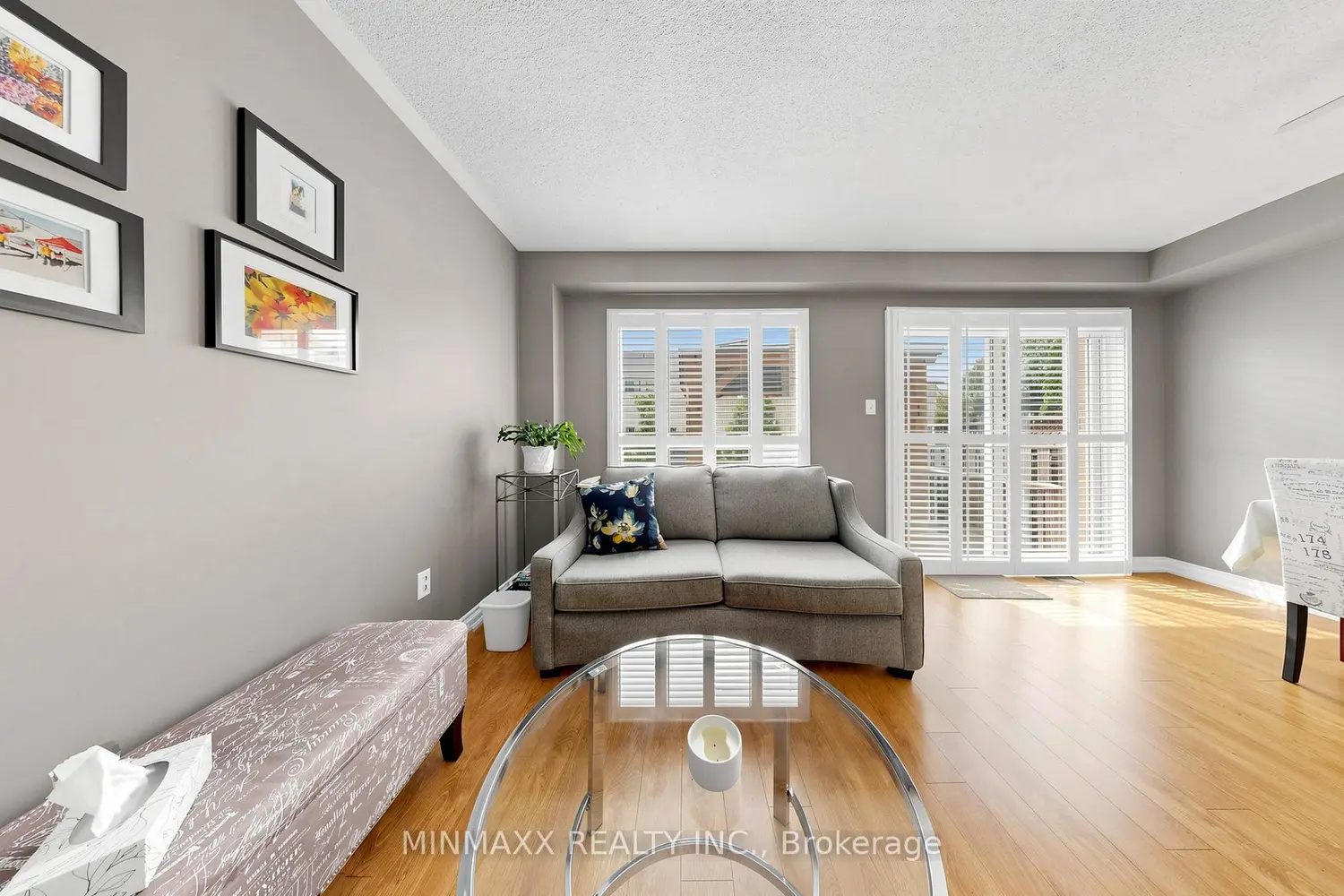 1164 Chapman Crescent photo 3