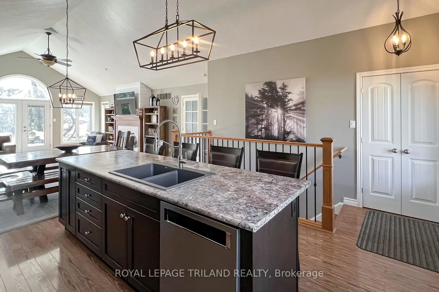8447 Keith Street photo 4