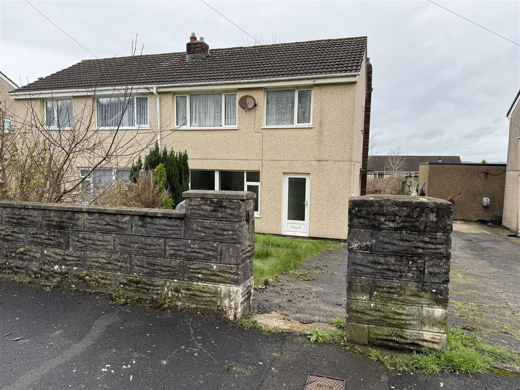 3 bed semi-detached house for saleTrilwm, Trimsaran, Kidwelly SA17