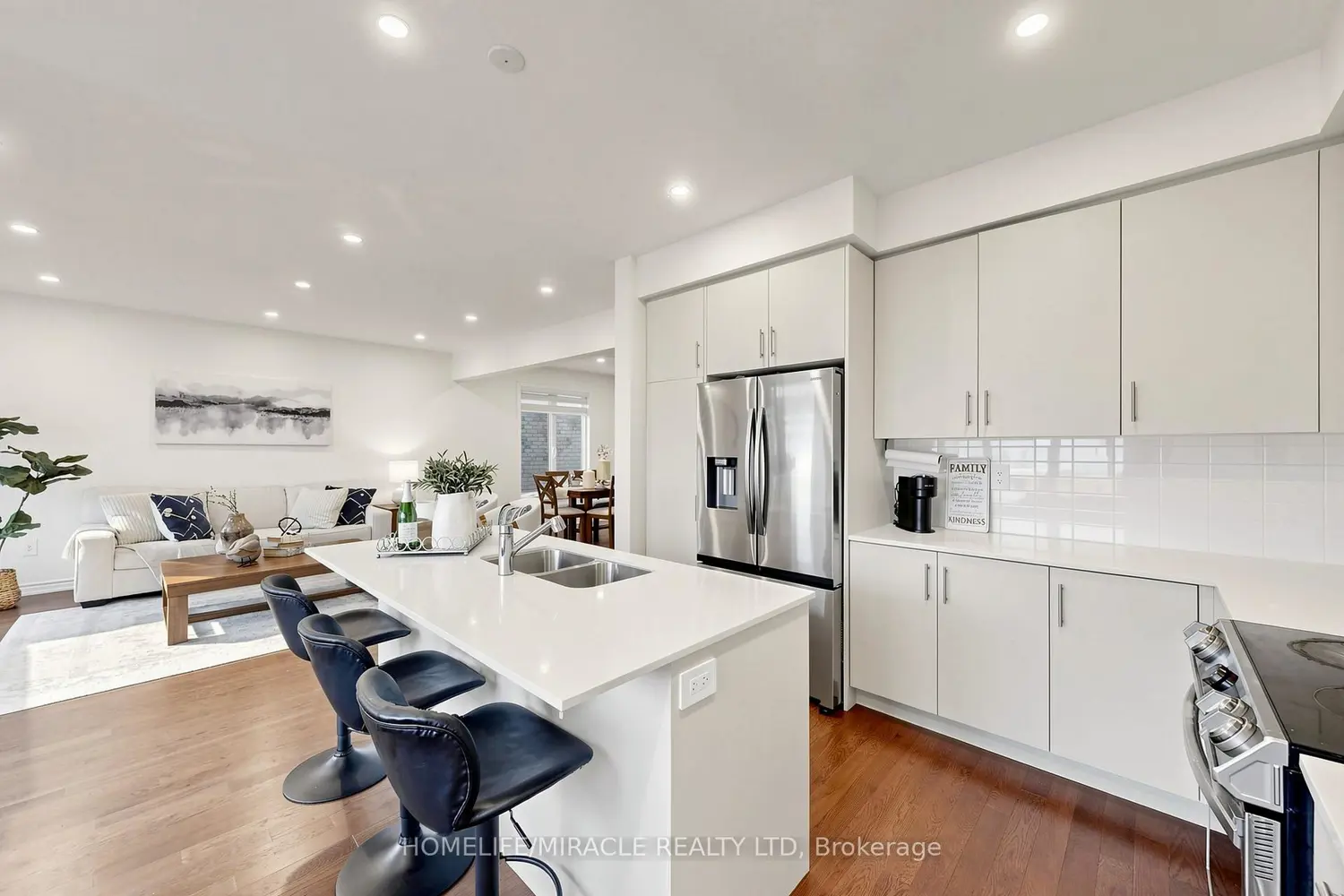 1492 Kitchen Court photo 4