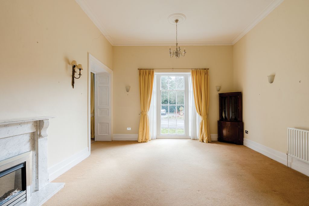 2 bed maisonette for saleRepton Hall, Carriage Drive, Bristol BS10 photo 4