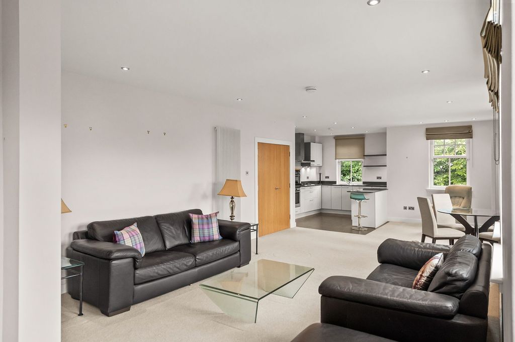 3 bed flat for saleKenilworth Gate, Wellgate Drive, Bridge Of Allan FK9 photo 5