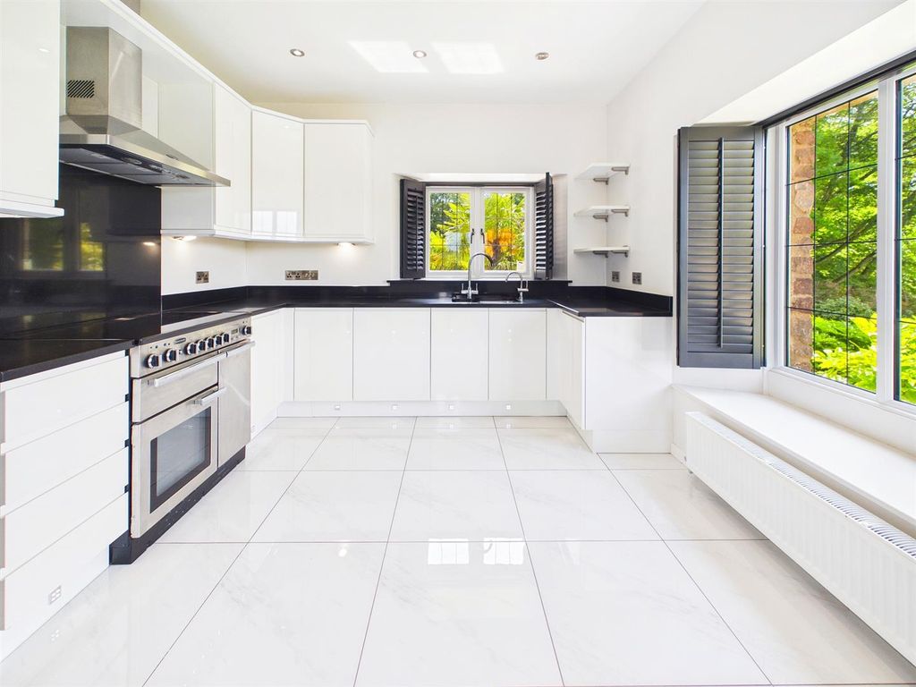 4 bed barn conversion for saleShirenewton, Chepstow NP16 photo 3