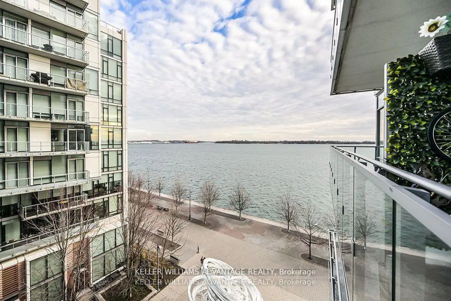 29 Queens Quay 616