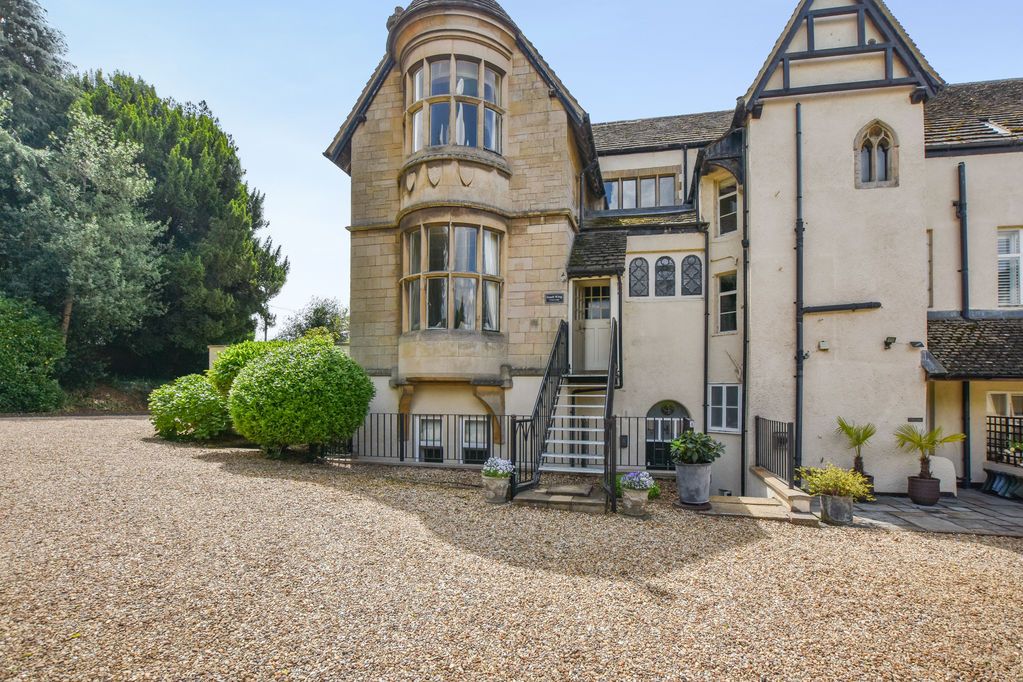 2 bed flat for saleClare Lodge, First Drift, Stamford PE9
