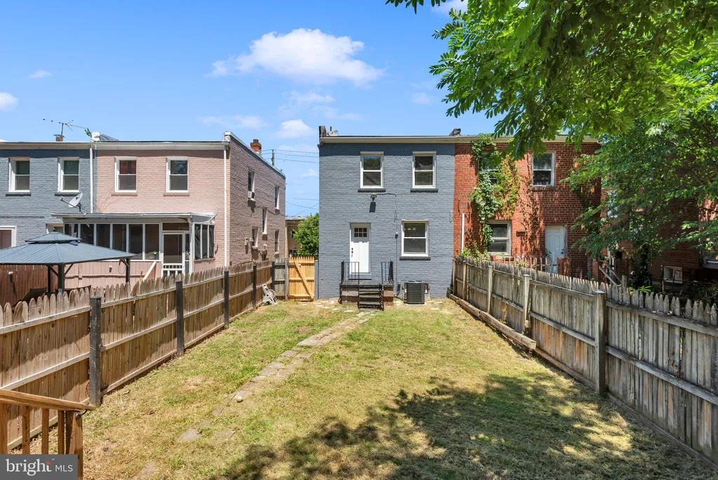 4621 Hillside Road SE, Washington, DC 20019