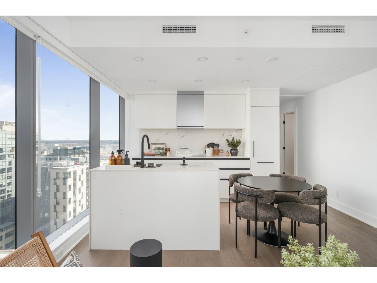 720 Rue St-Jacques