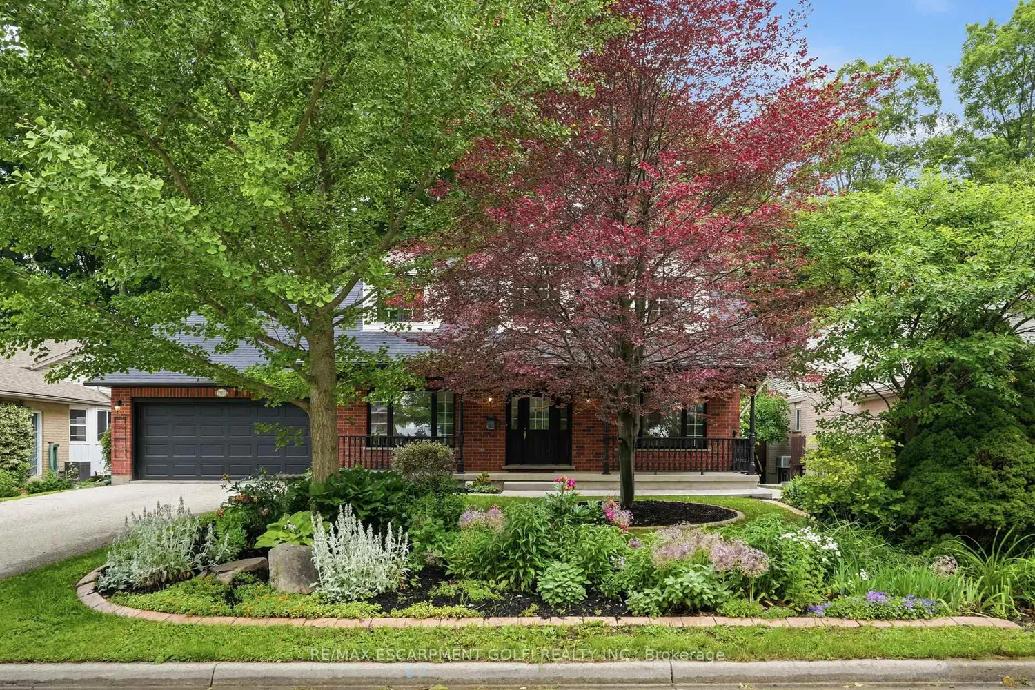 292 Thorncrest Drive photo 2