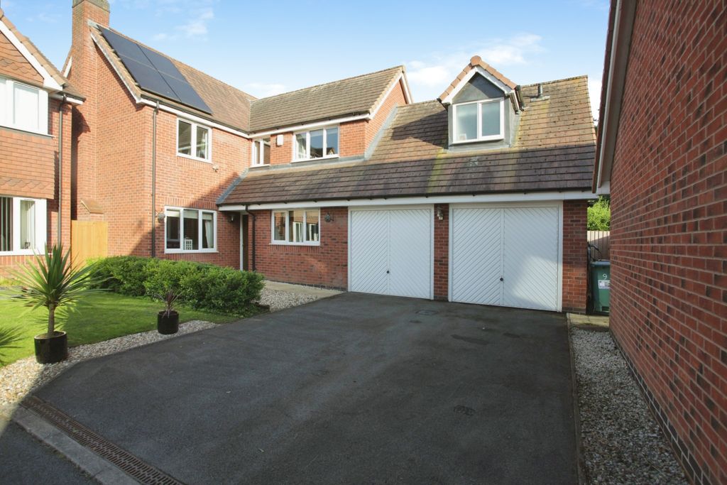 4 bed detached house for saleLionel Close, Nuneaton CV10