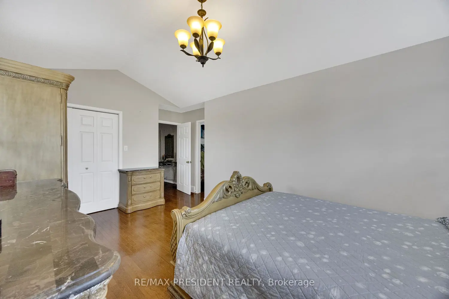 10 Chalkstone Drive 18 photo 4