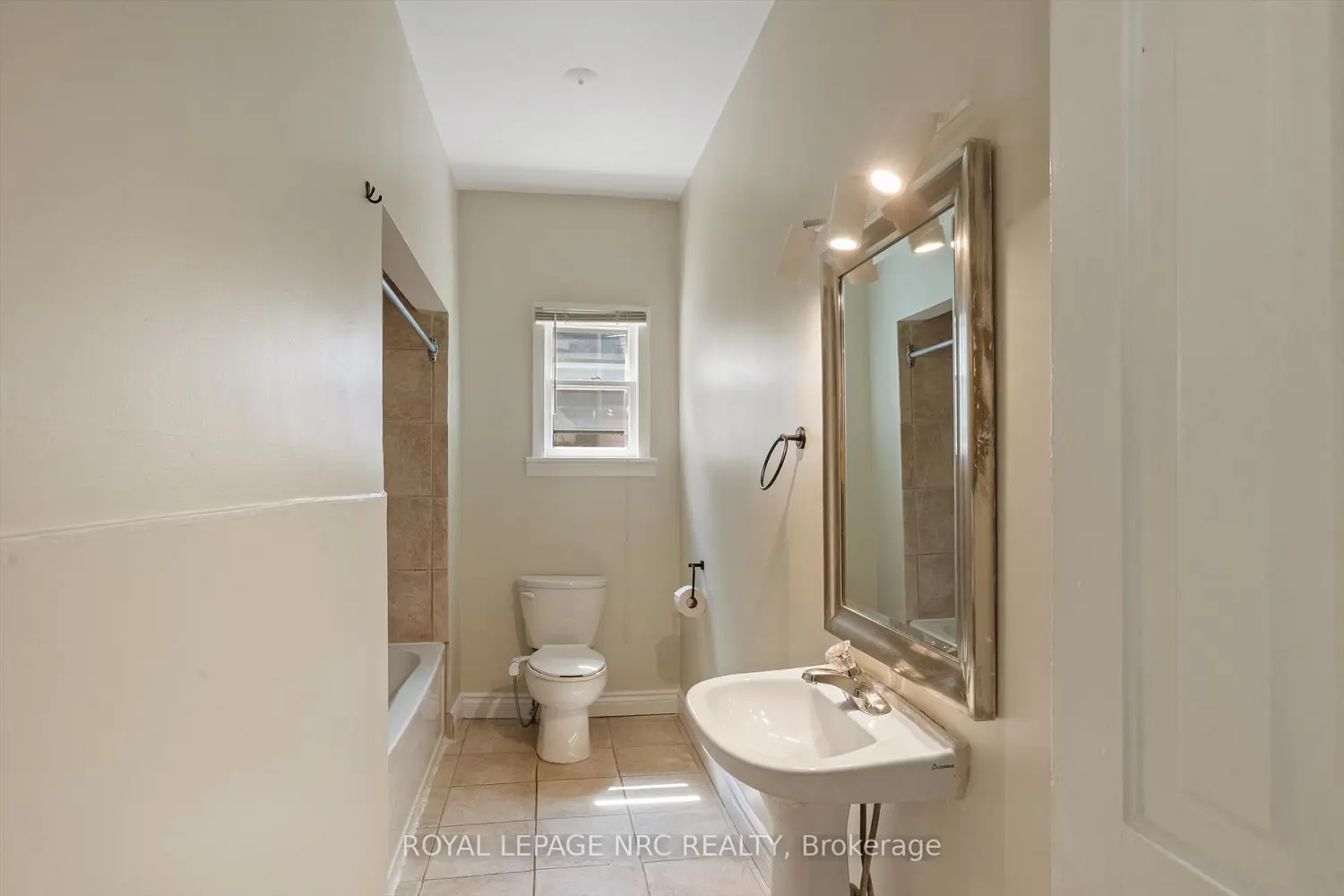 7 Beecher Street photo 2