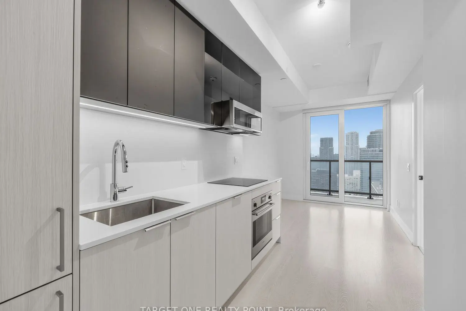 308 Jarvis Street 5 photo 3