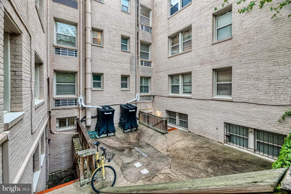 1363 K Street SE Unit 202, Washington, DC 20003