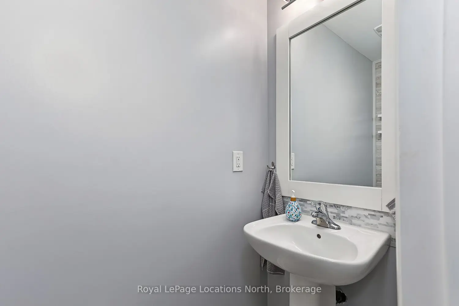 16 Greaves Avenue photo 4