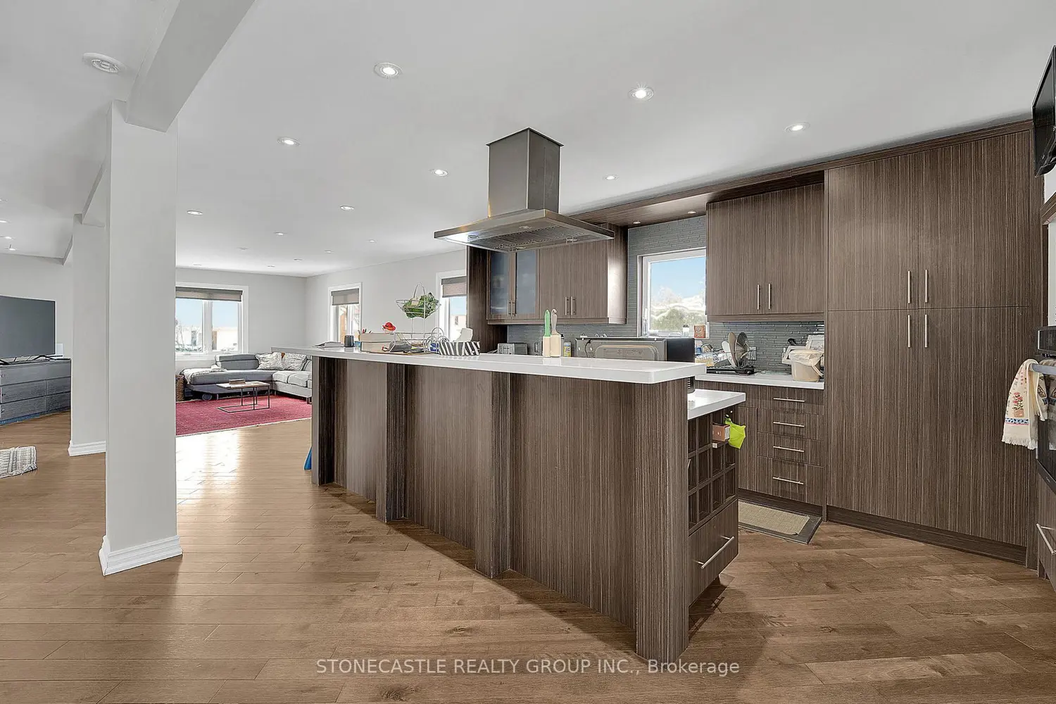 151 Richmond Street photo 5