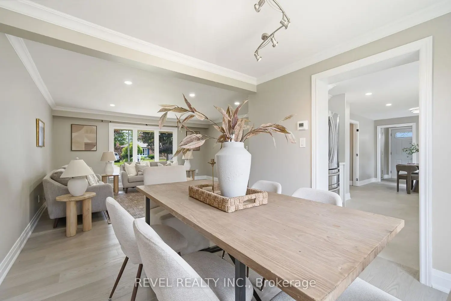96 Bolland Crescent photo 2