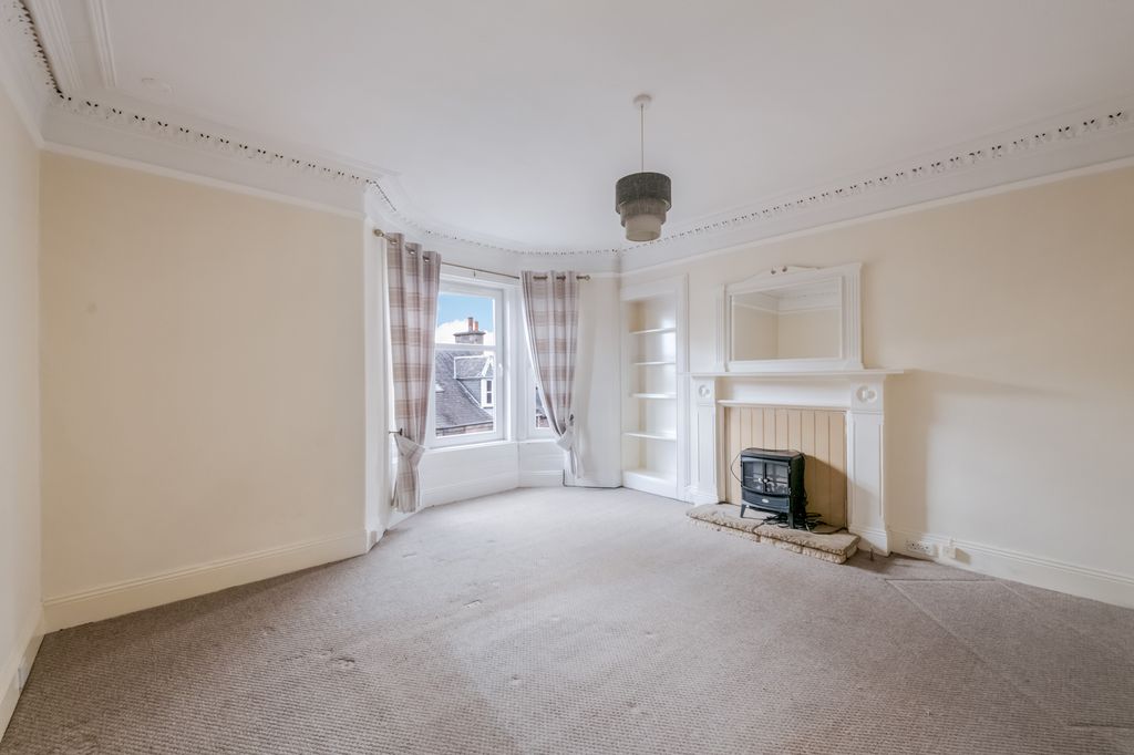 2 bed flat for saleComrie Street, Crieff PH7 photo 3