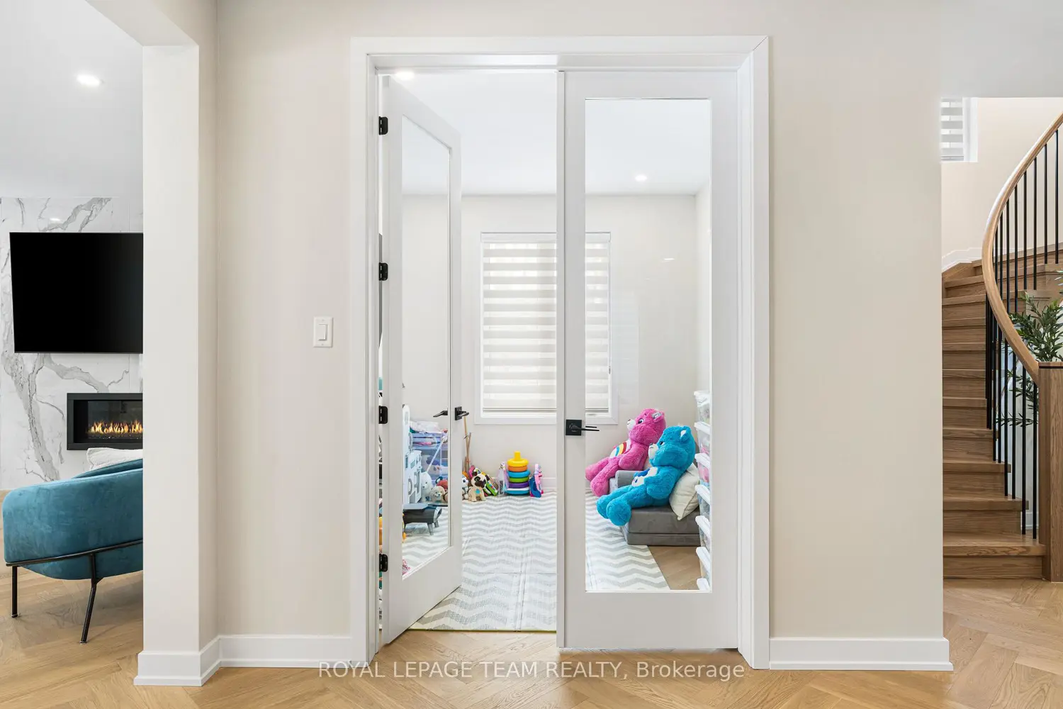 649 Bridgeport Avenue photo 3