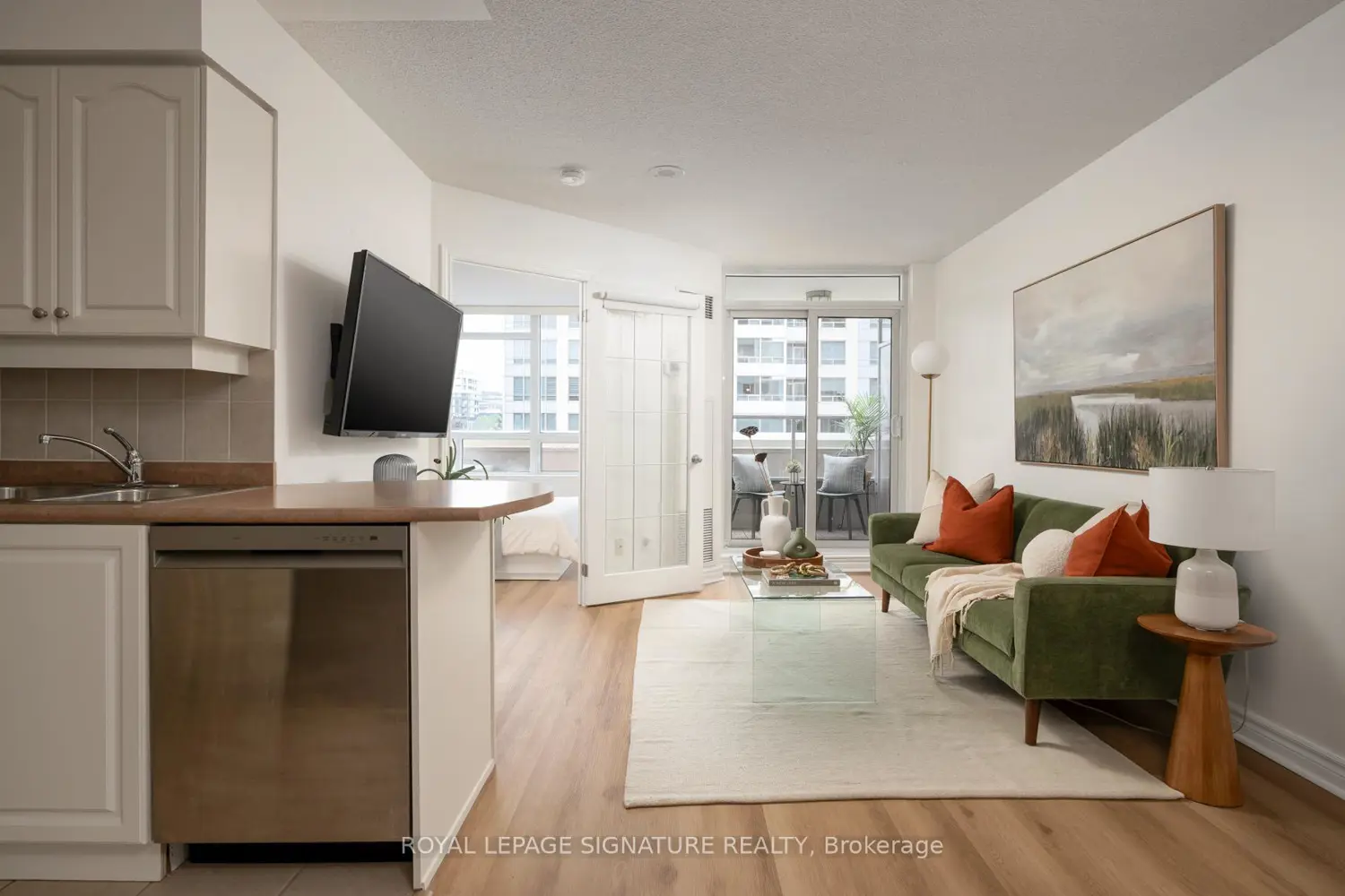 2 Rean Drive 306 photo 2