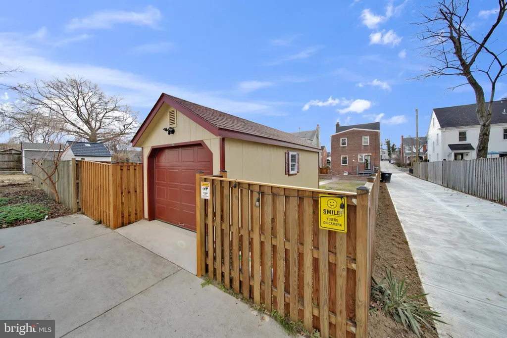 423 Quackenbos Street NW, Washington, DC 20011