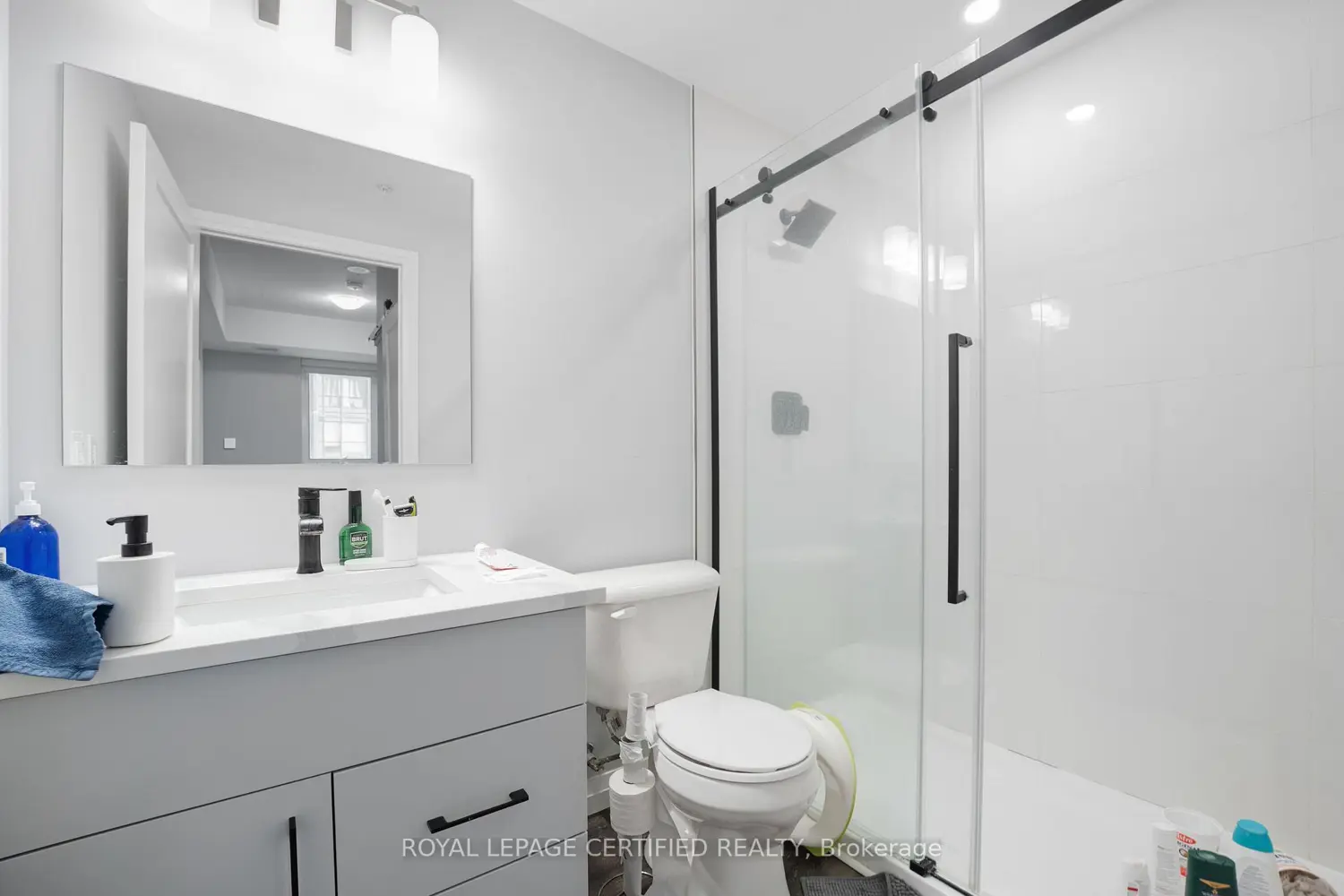 108 Garment Street 1502 photo 2