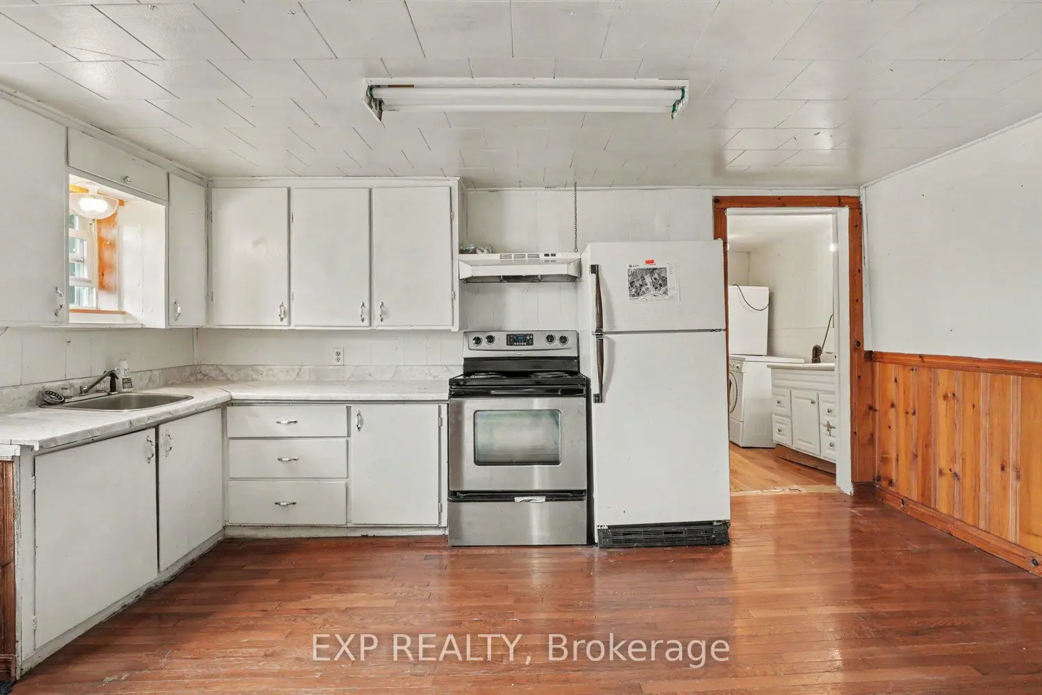 120 Bonnechere Street photo 5