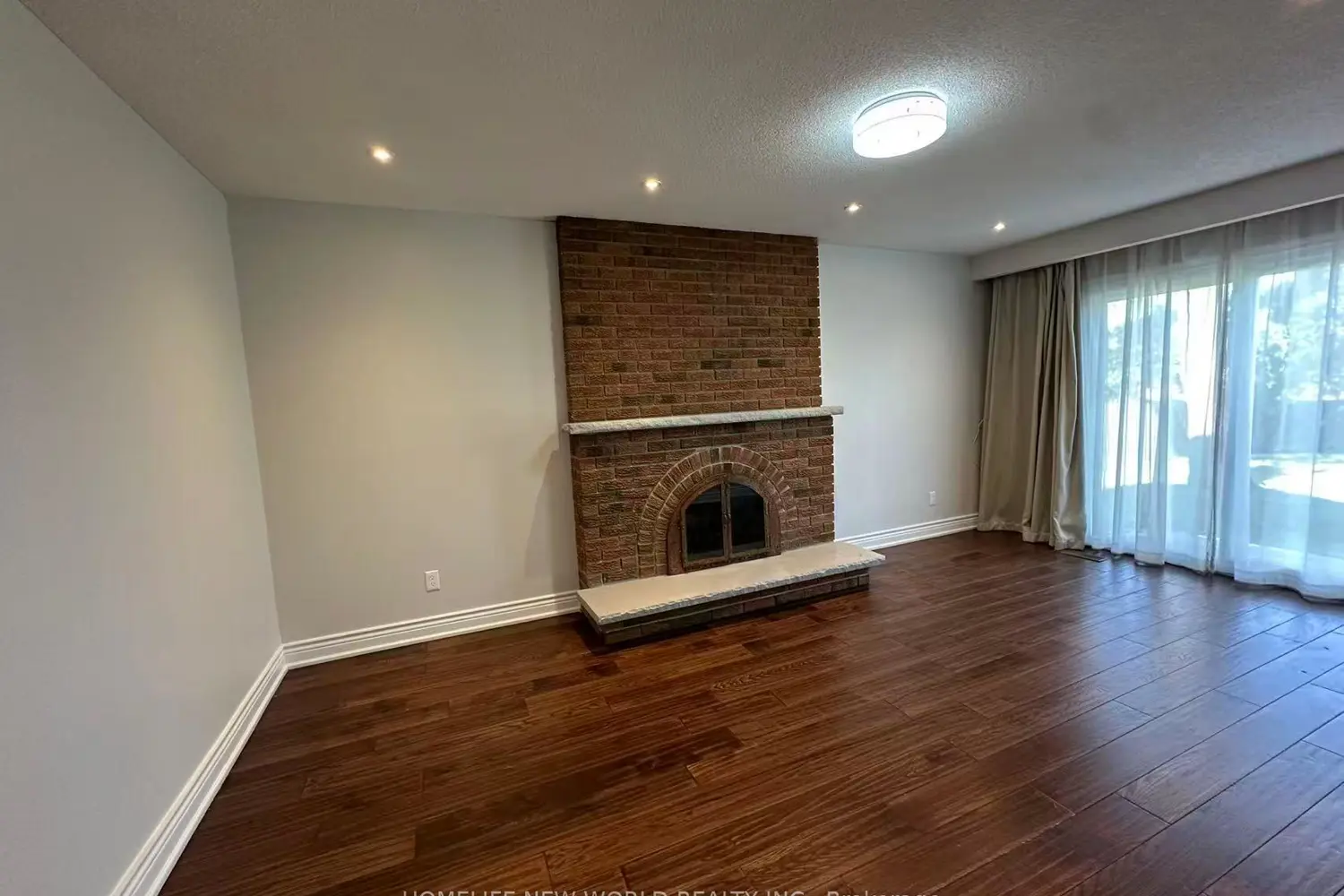10 Epping Court photo 2