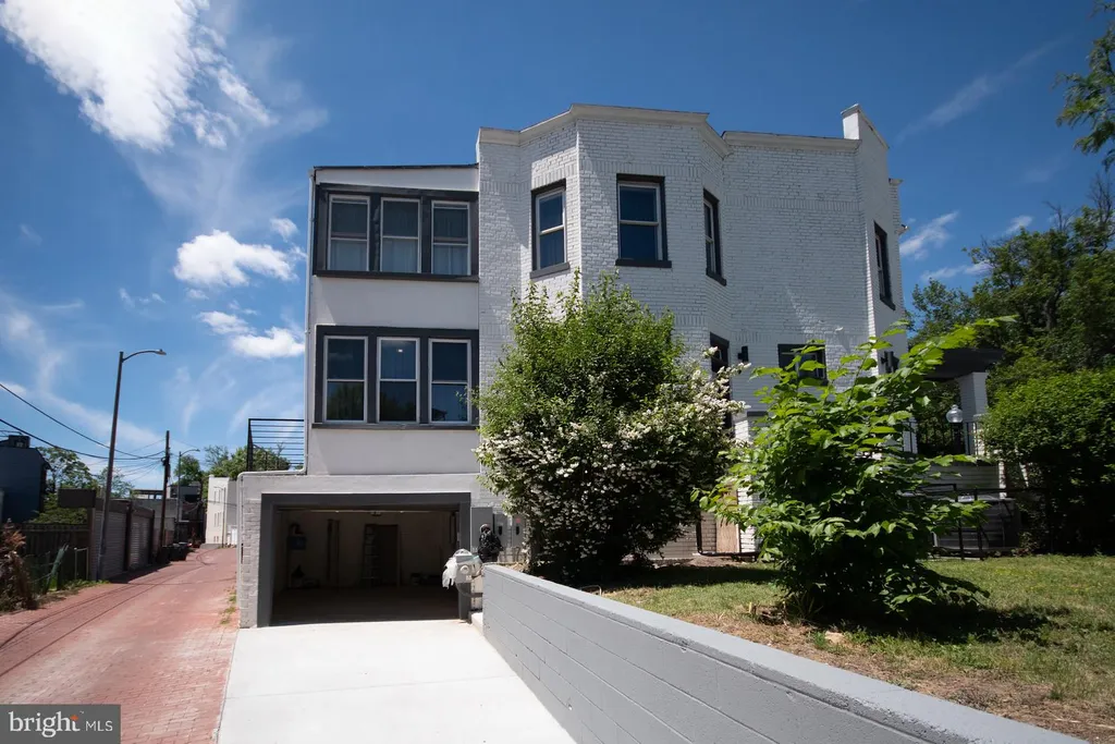 839 Florida Avenue NE, Washington, DC 20002