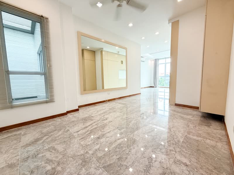 815 Upper Serangoon Road photo 3