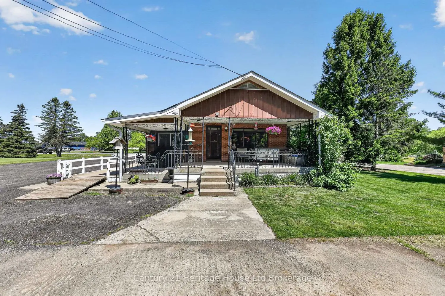 15067 Elginfield Road photo 4