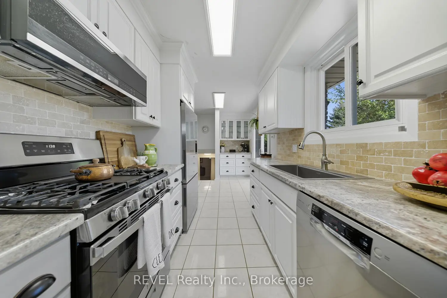 67 Louis Avenue photo 4