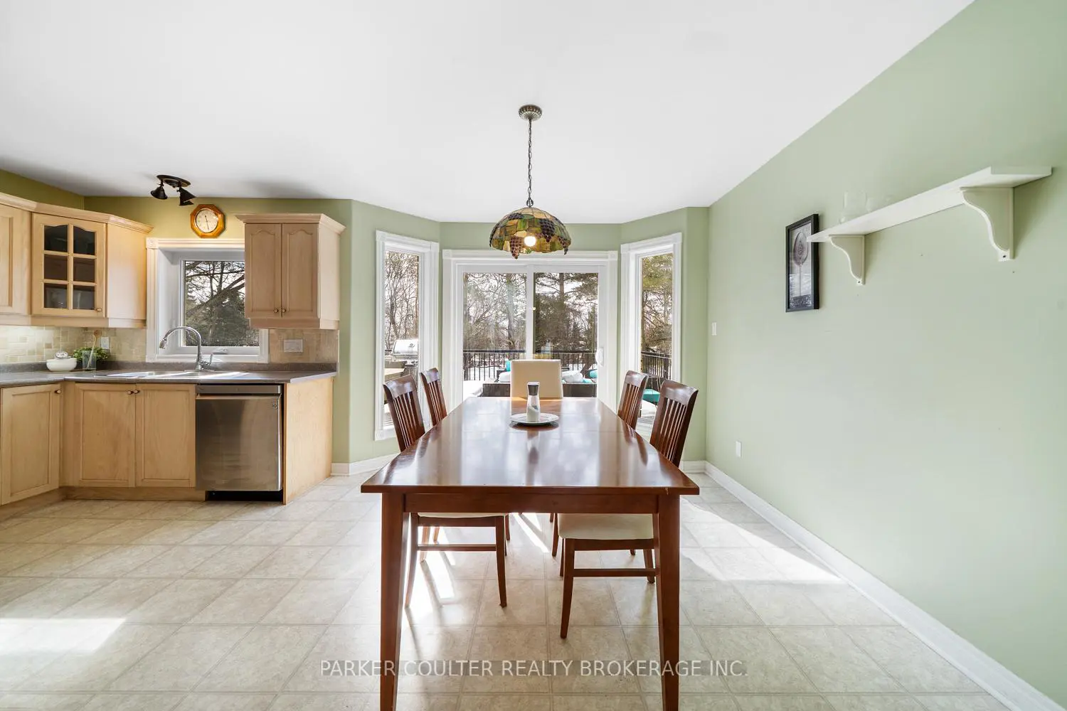 24 Parr Boulevard photo 4