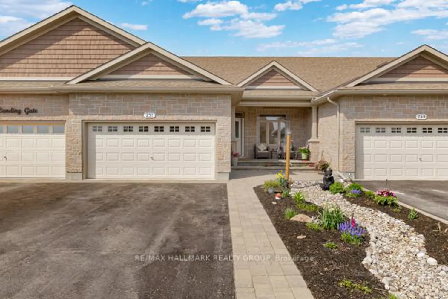 251 Royal Landing Gate