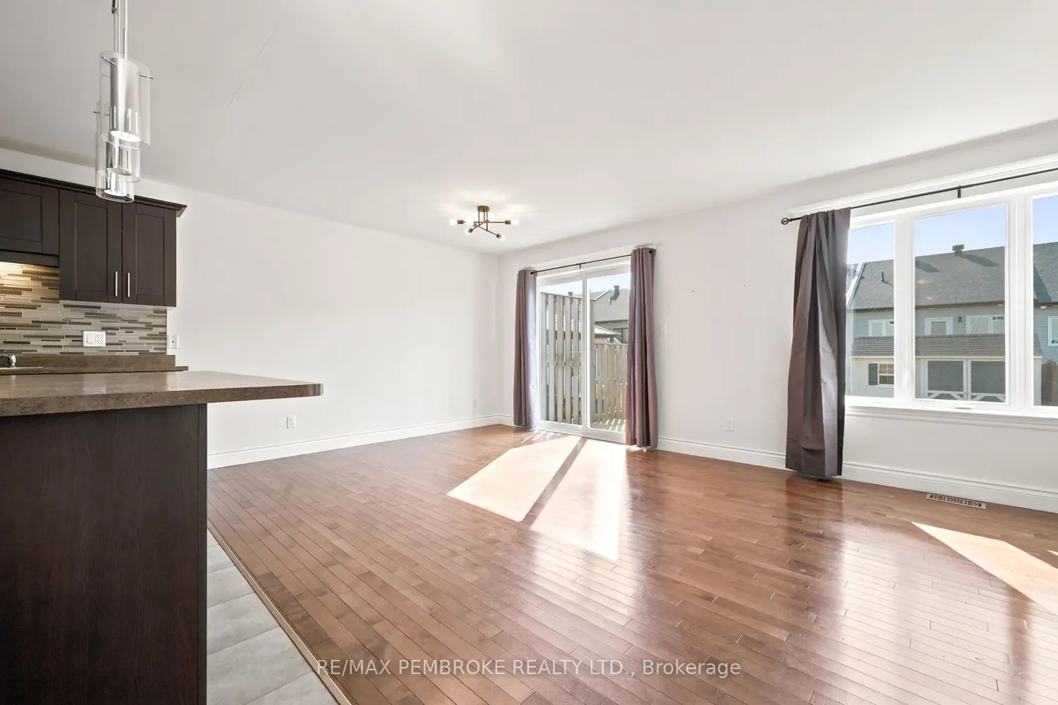 30 Winston Avenue photo 5