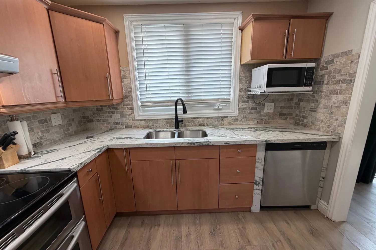 94 Howard Avenue photo 5