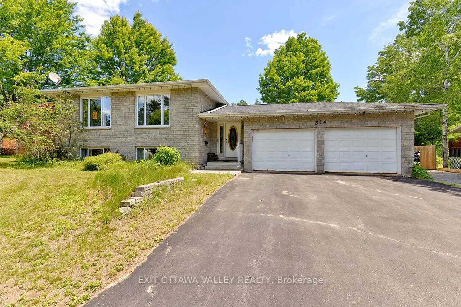 314 Carla Street photo 3