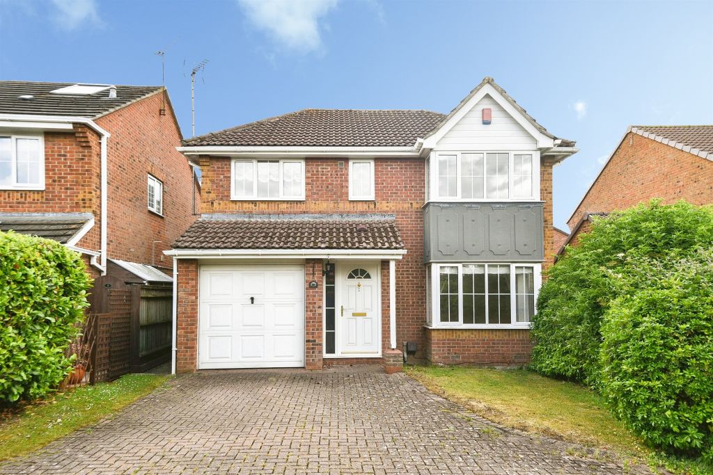 4 bed detached house for salePetter Close, Wroughton, Swindon SN4