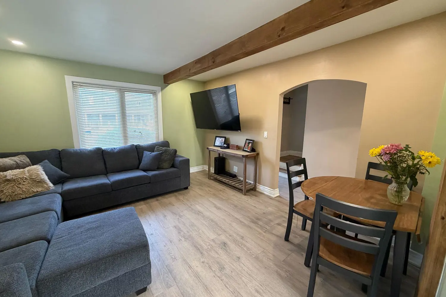 94 Howard Avenue photo 2