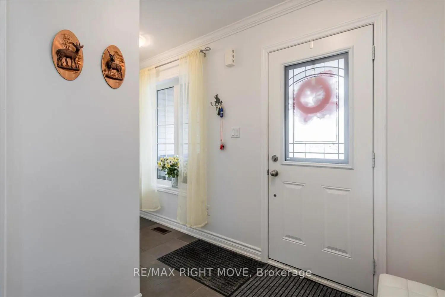 1 Sinclair Crescent photo 2