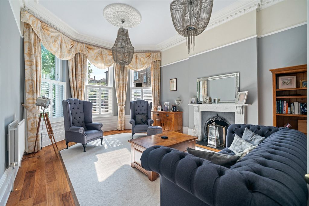 7 bed end terrace house for saleEaton Crescent, Clifton, Bristol BS8 photo 3