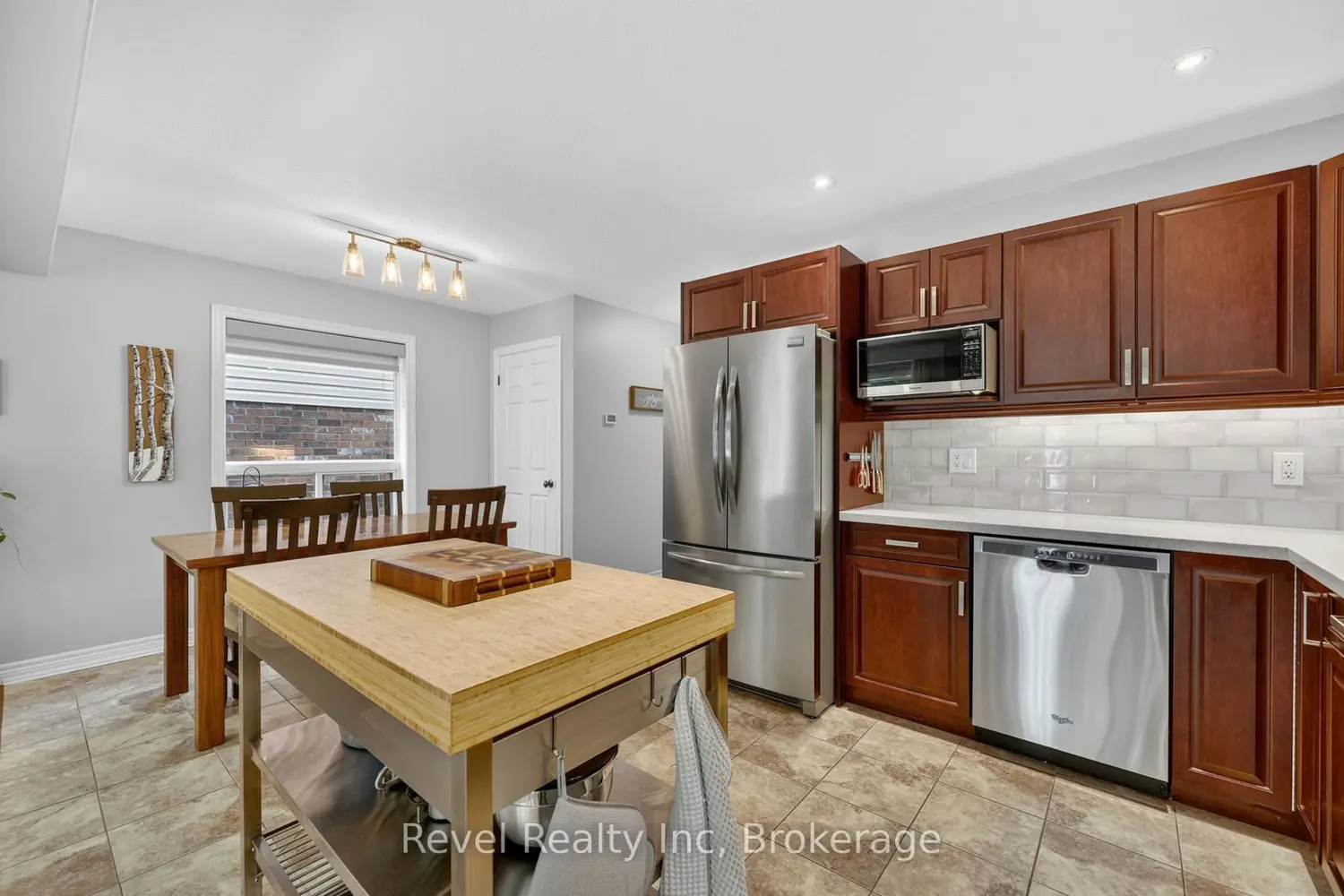 1038 Cook Drive photo 2