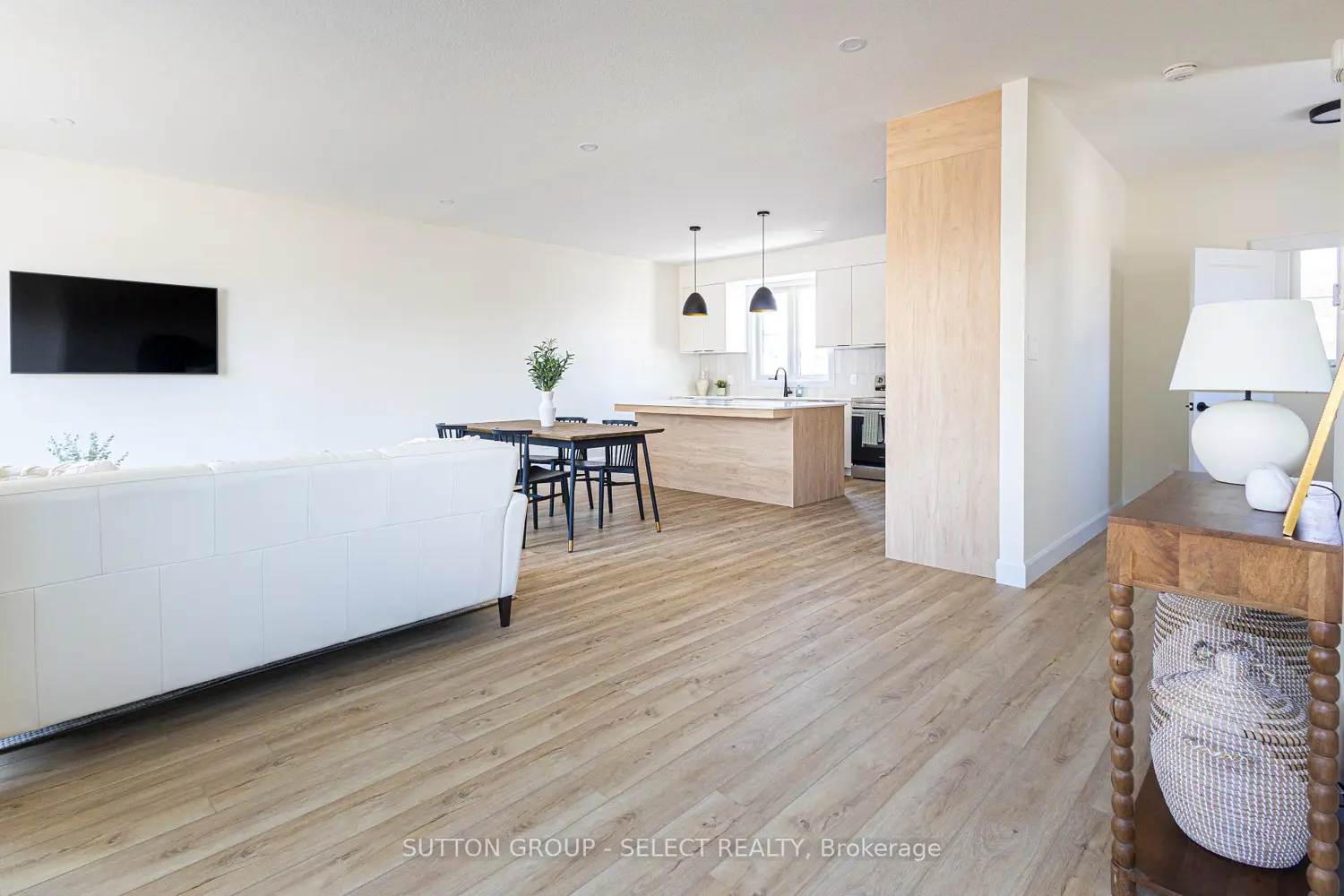 233 Upper Queen Street 2 photo 5