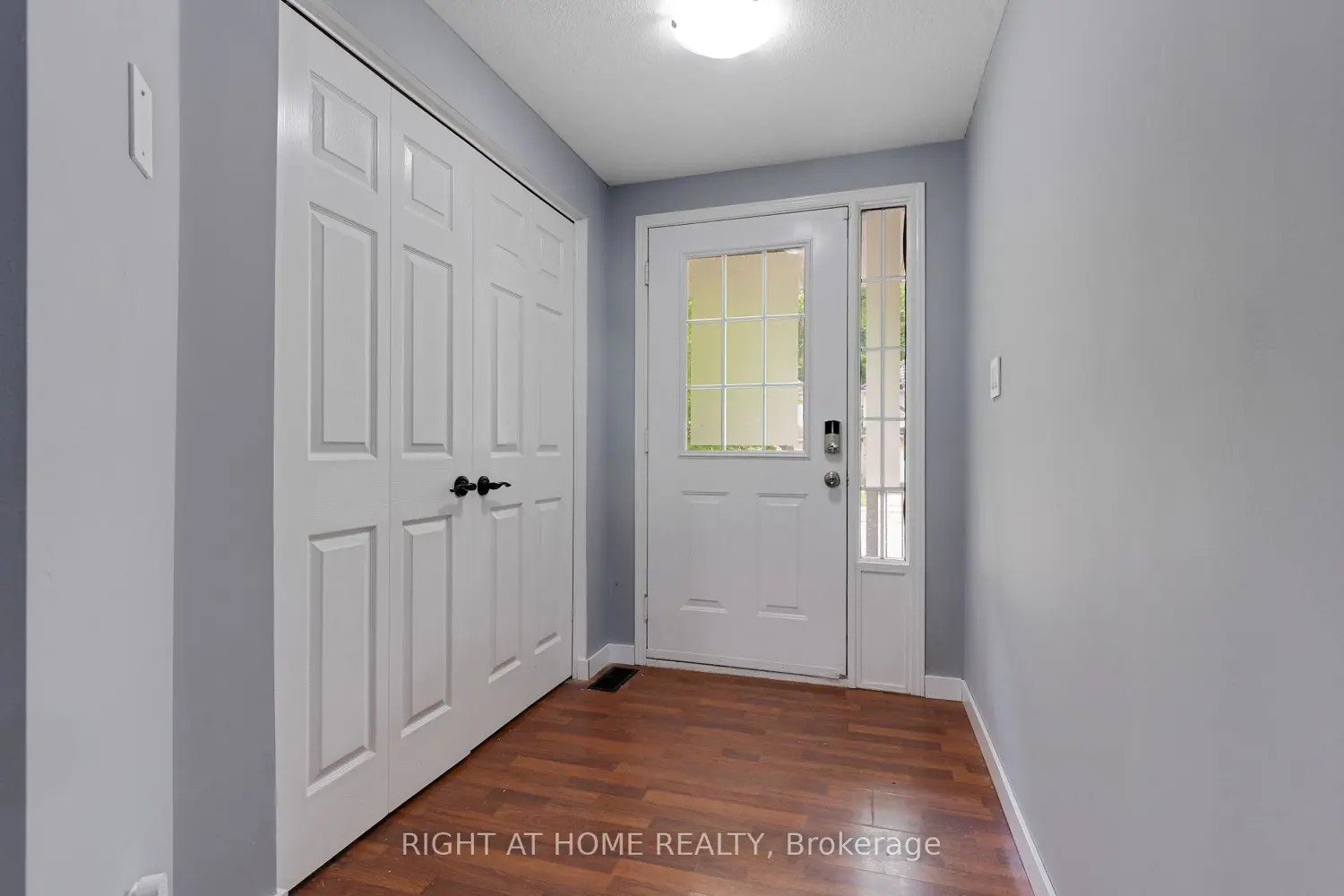 302 Oprington Place photo 2