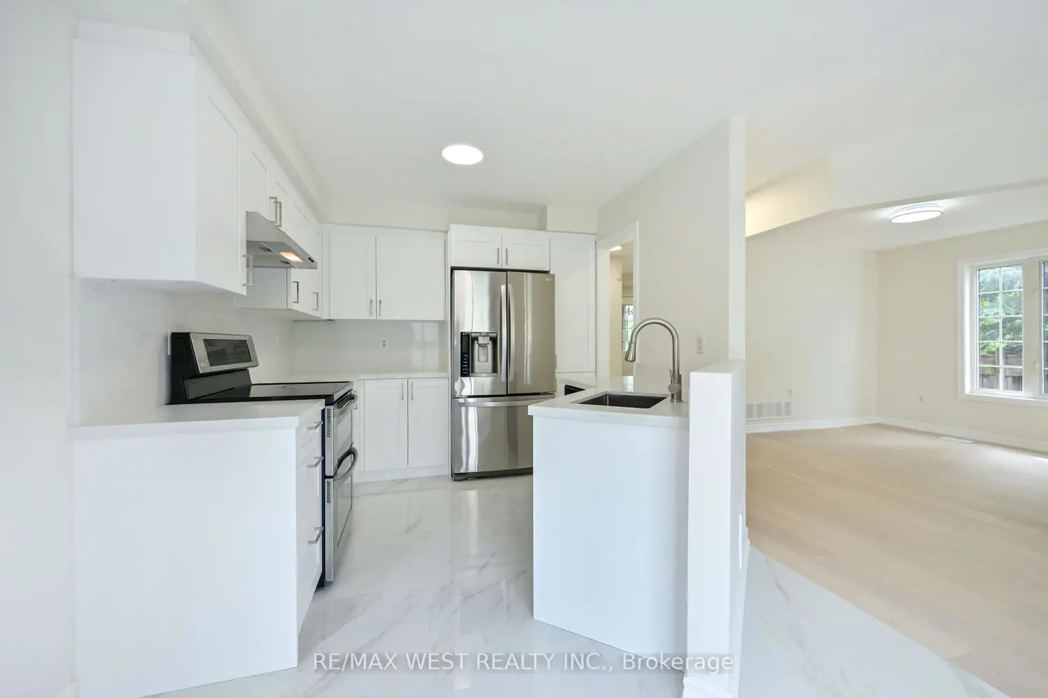8 Terrastone Court photo 5