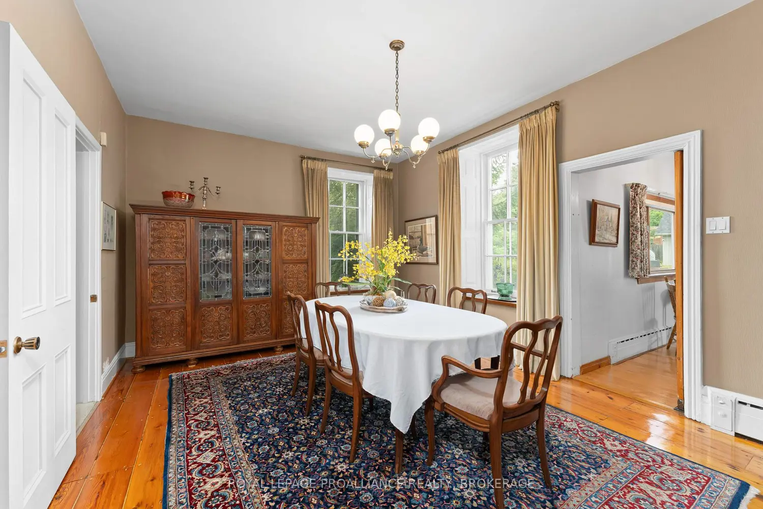 2 Alwington Avenue photo 3
