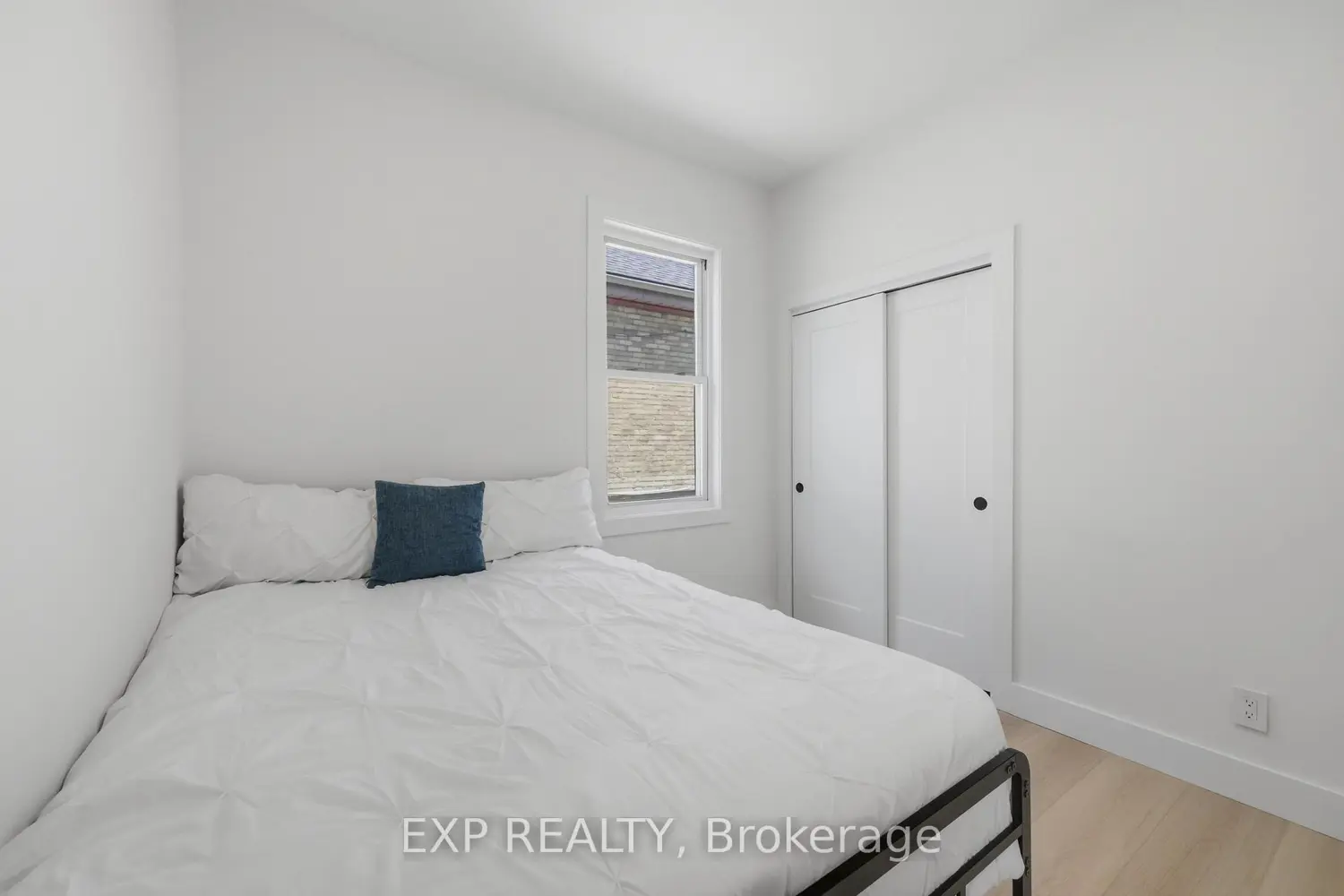 571 Elizabeth Street photo 3