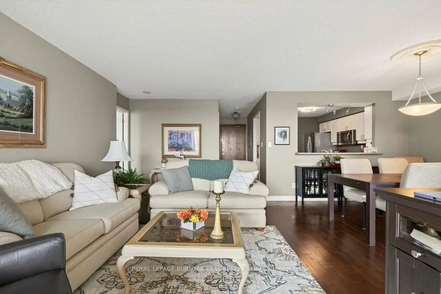 1276 Maple Crossing Boulevard 1406 photo 2
