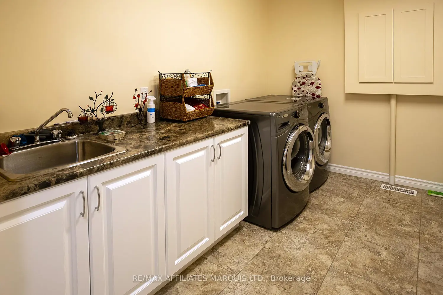 12057 Lakekshore Drive photo 4
