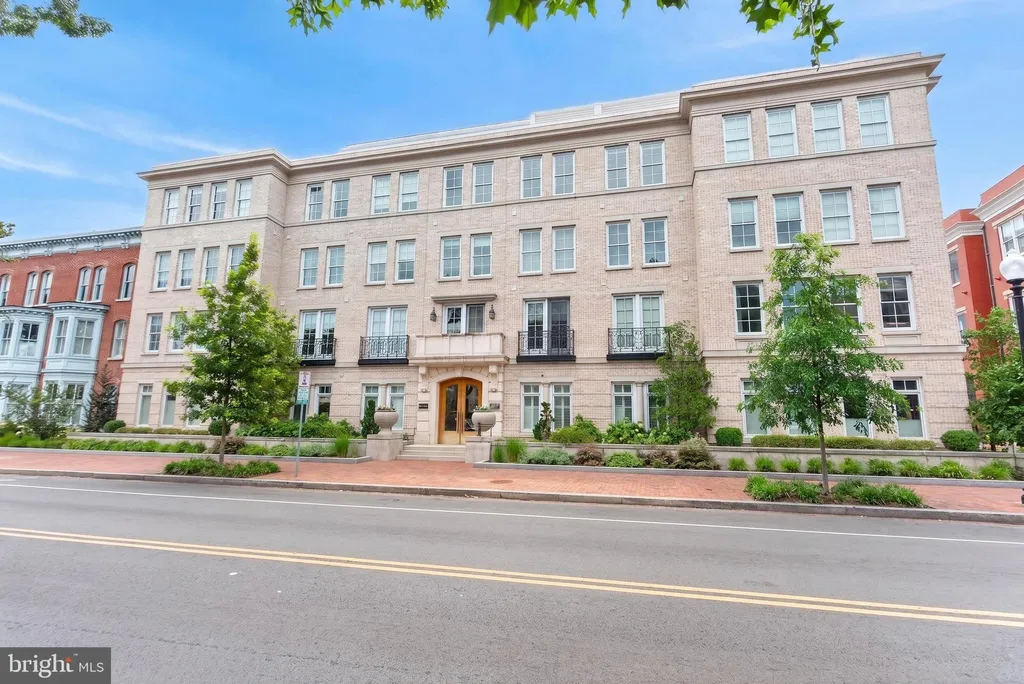 300 8th Street NE Unit 209, Washington, DC 20002 photo 2