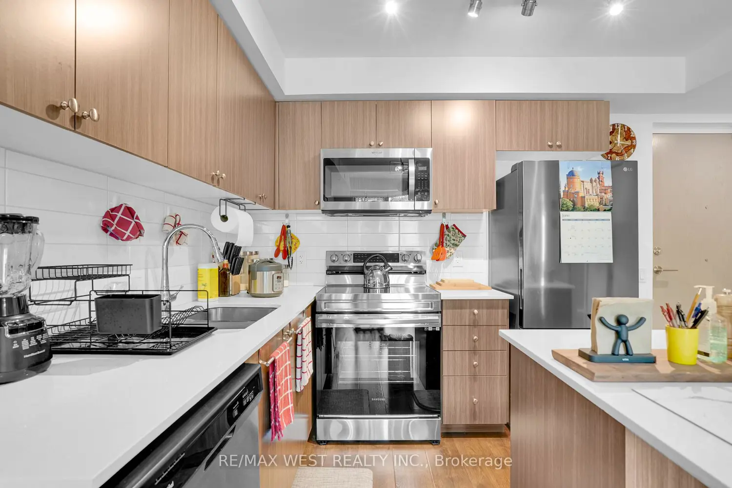 58 Lakeside Terrace 216 photo 4